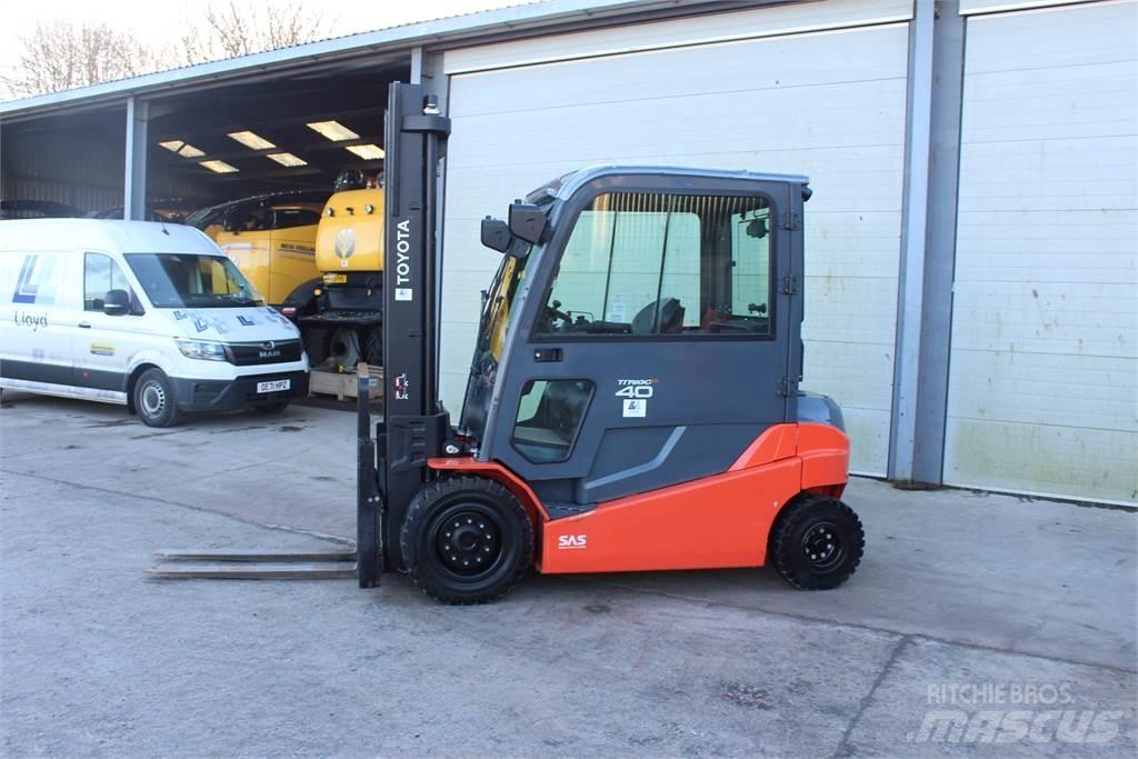 Toyota 4T Forklift Строителство - Други