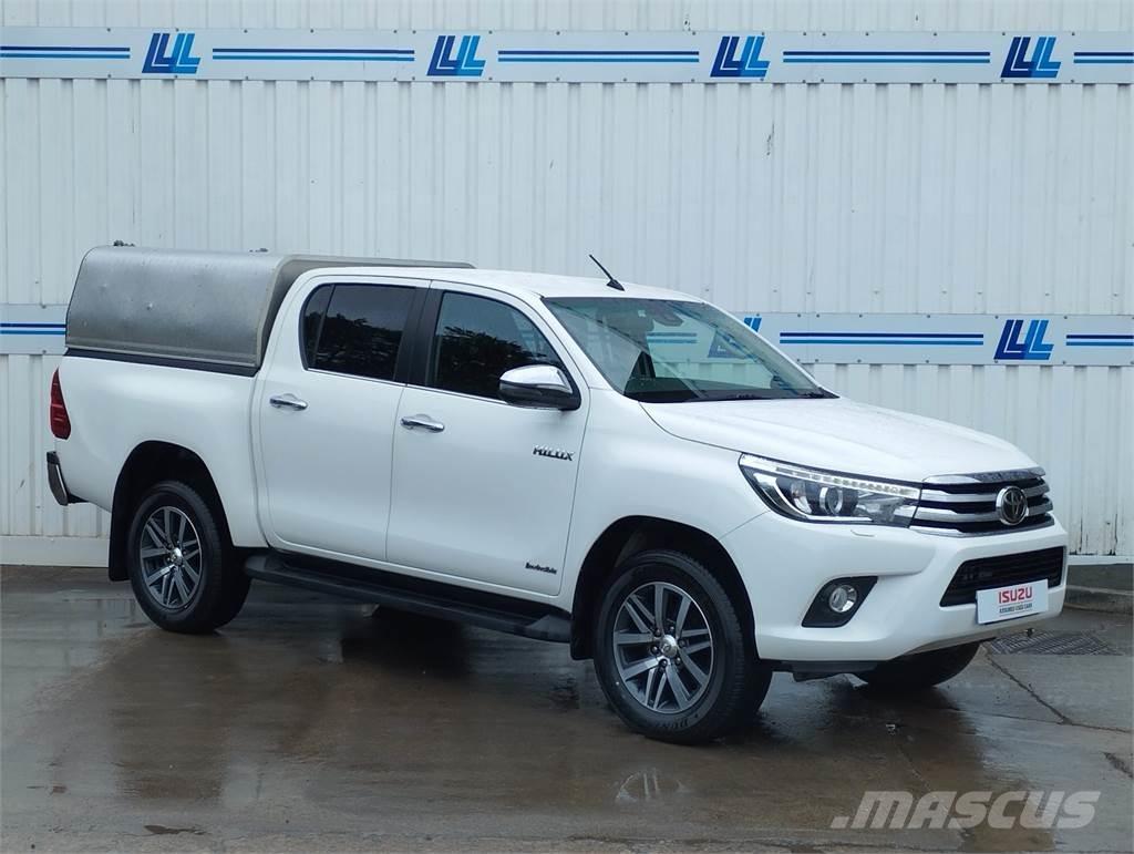 Toyota Hilux Пикапи