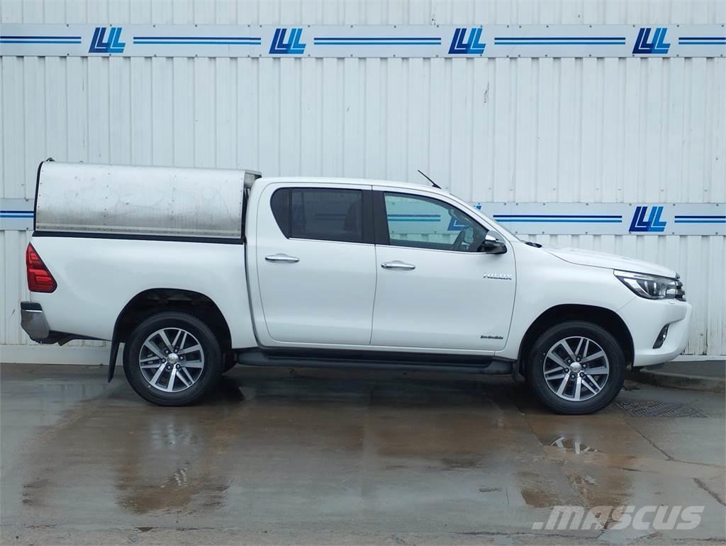 Toyota Hilux Пикапи
