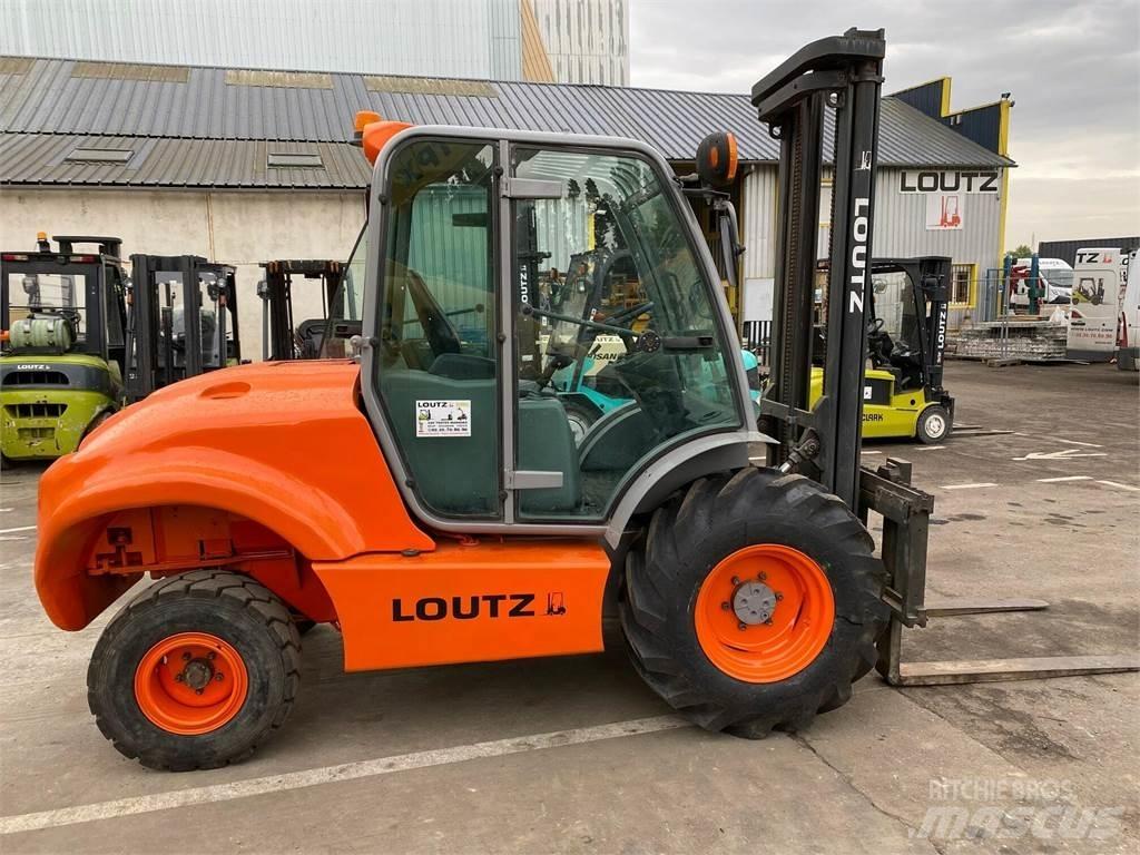 Ausa C300H Камиони за херавни местности