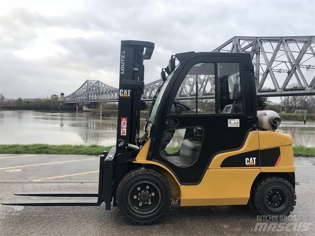 CAT GP30N Вилични кари-повдигачи - други