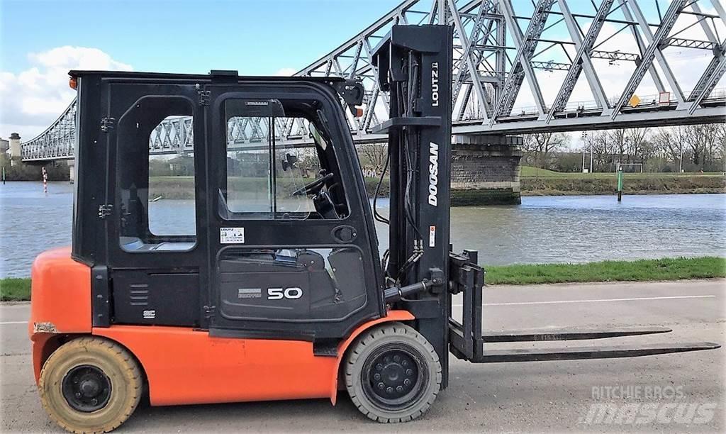 Doosan B50X-5 Вилични кари-повдигачи - други