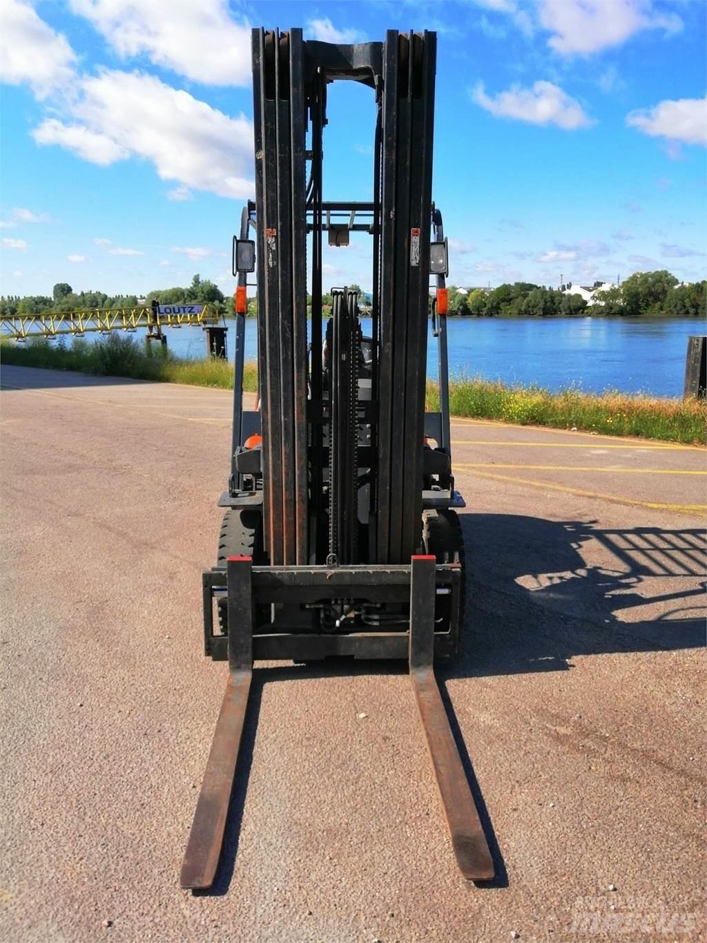 Doosan D25G Вилични кари-повдигачи - други