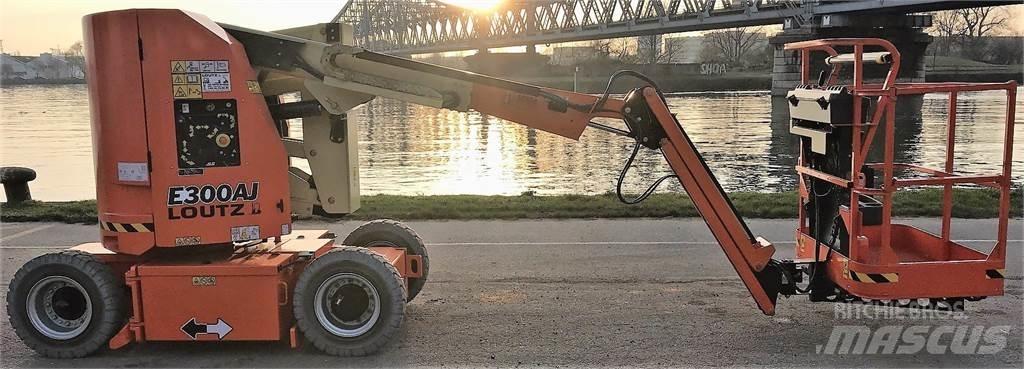 JLG E300AJ Други вишки и платформи