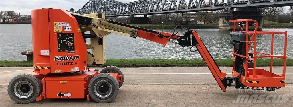 JLG E300AJP Други вишки и платформи