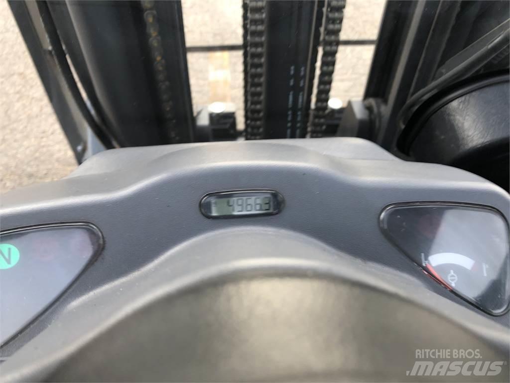 Komatsu FG25 Вилични кари-повдигачи - други