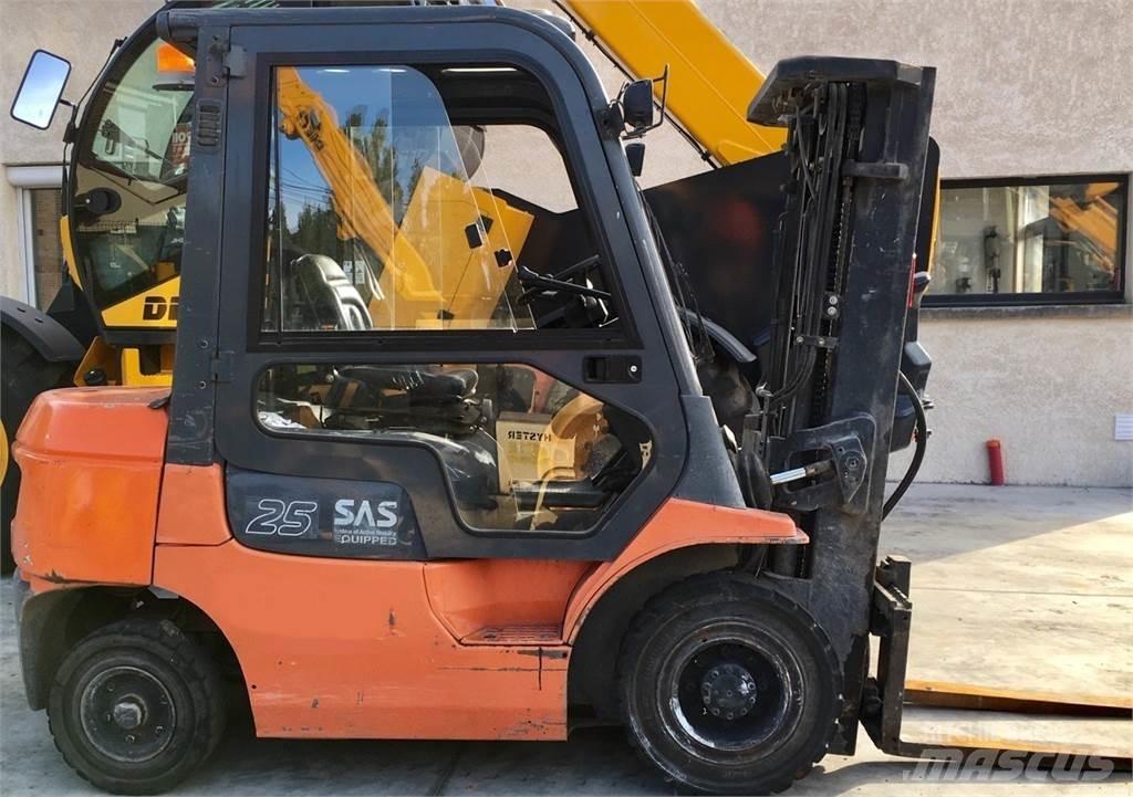 Toyota 7FD25 Вилични кари-повдигачи - други