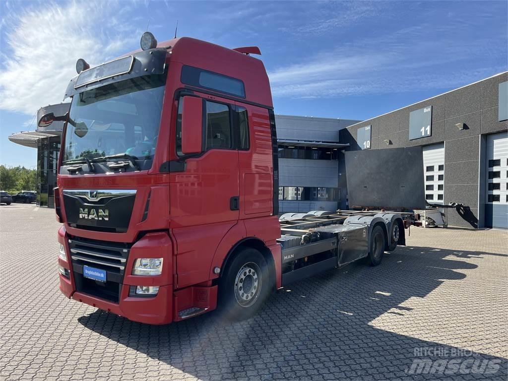 MAN TGX 26.500 6x2 Автофургони