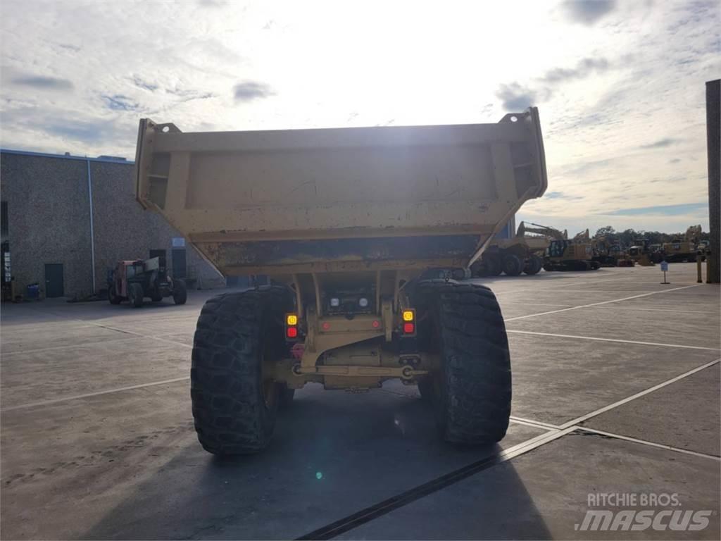 CAT 730 Дъмпери/моторни превозни средства
