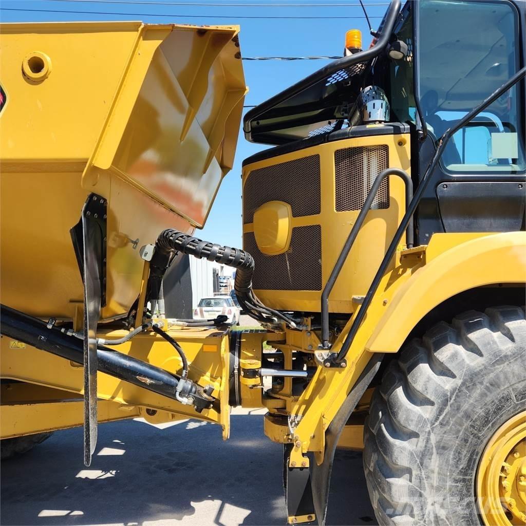 CAT 730C Дъмпери/моторни превозни средства