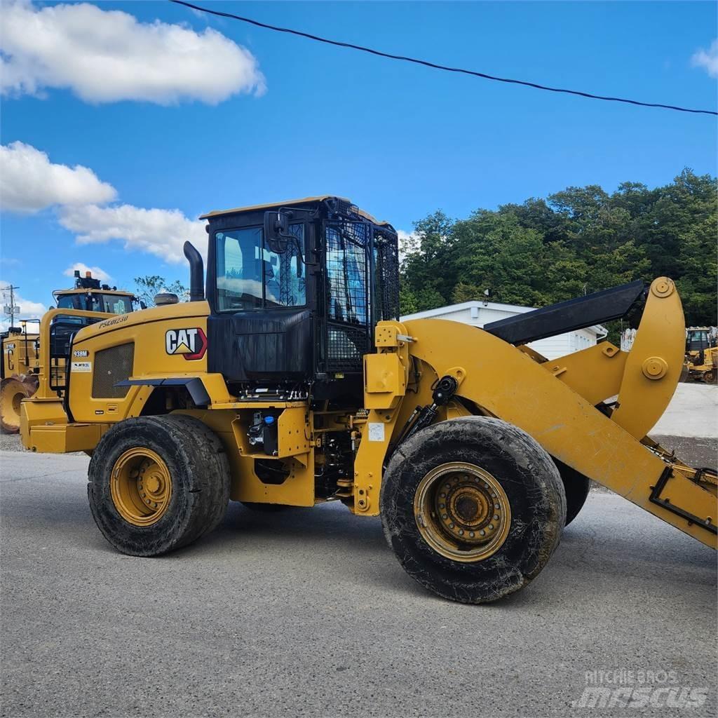 CAT 938M Колесни товарачи