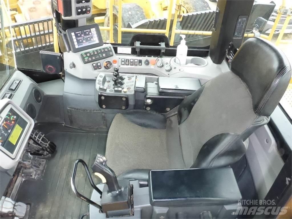 CAT 988K Колесни товарачи