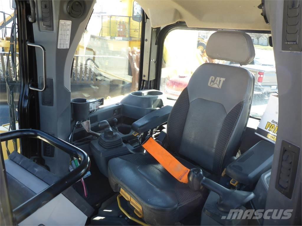 CAT D6 WH Верижни булдозери
