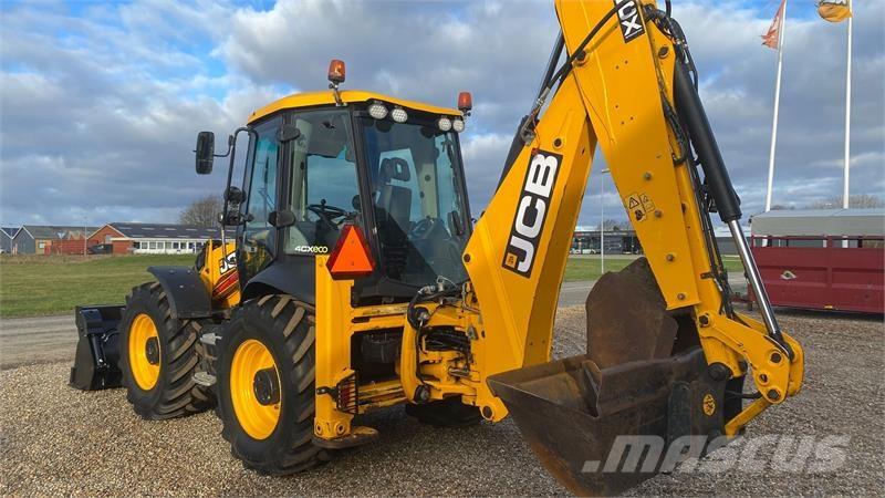 JCB 4CX Товарач със заден ексватор