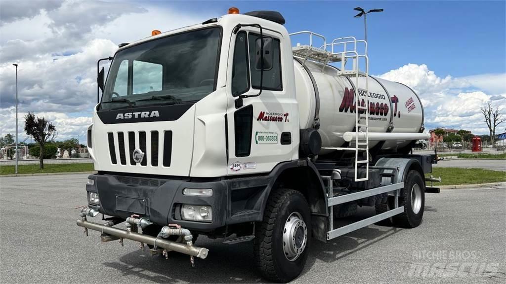Astra HD8E 44.38 4x4 Цистерна