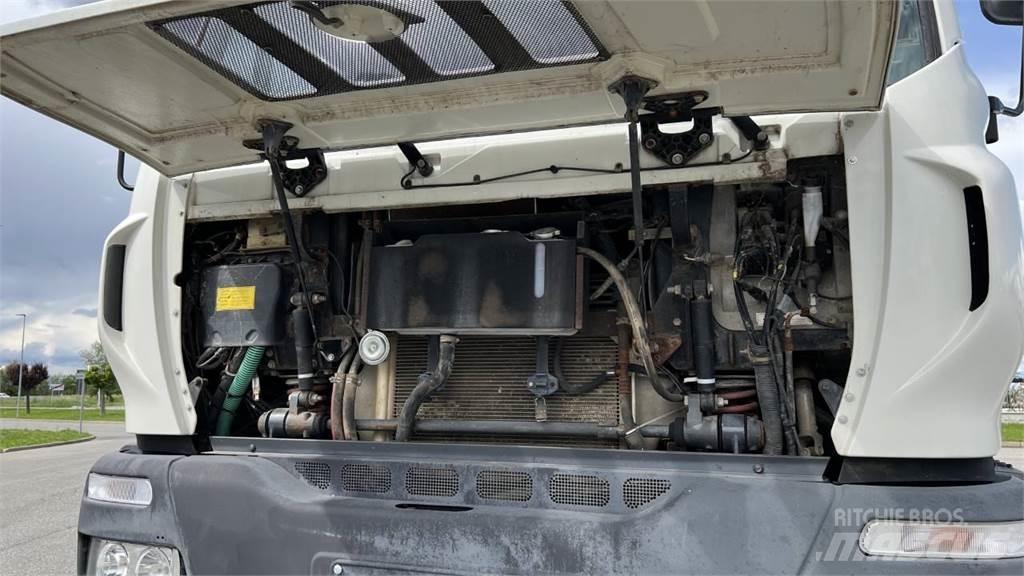 Astra HD8E 44.38 4x4 Цистерна