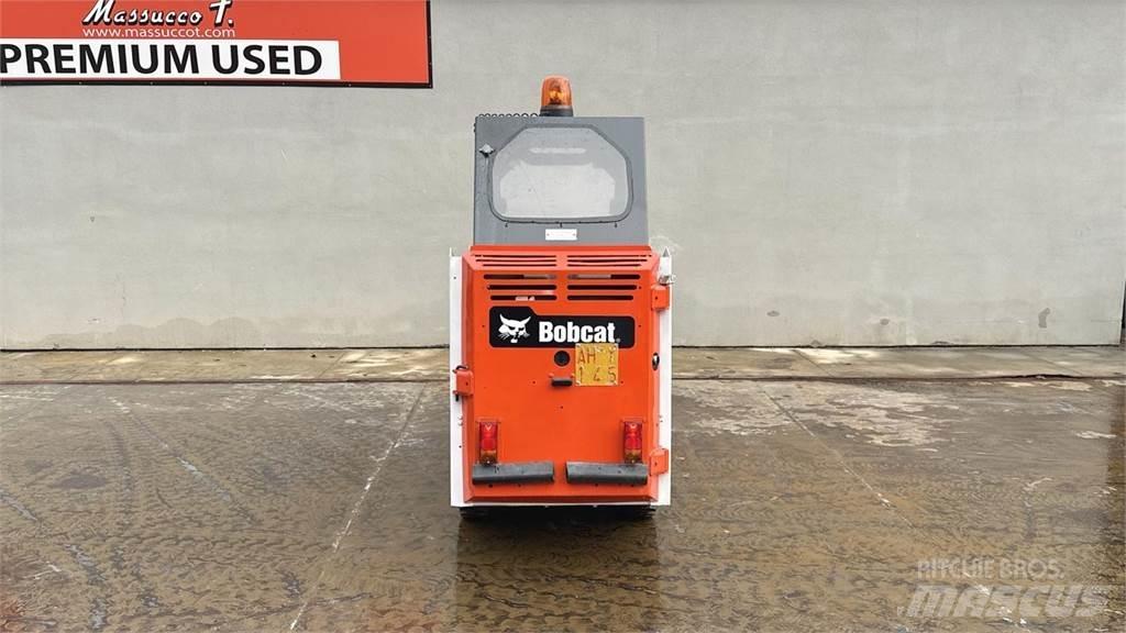 Bobcat S70 Мини товарачи
