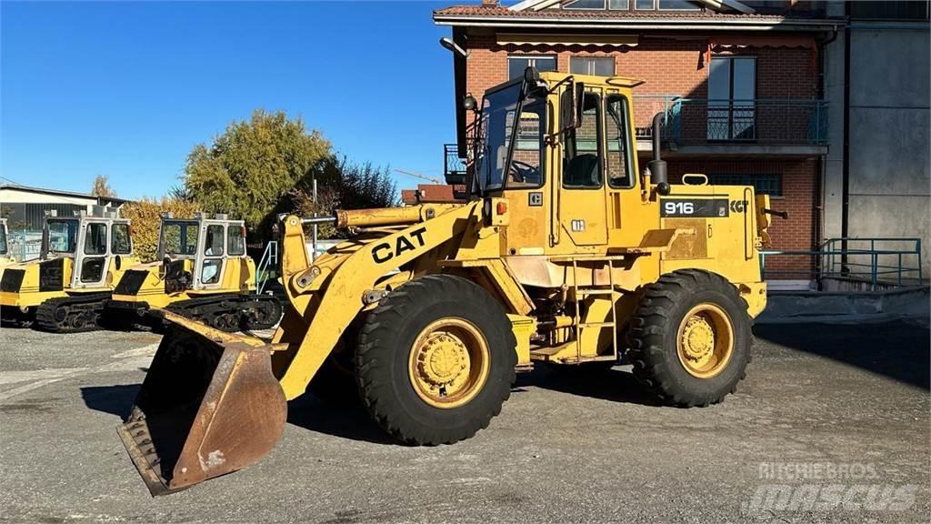 CAT 916 Колесни товарачи