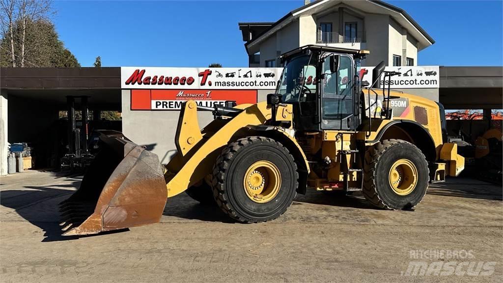 CAT 950M Колесни товарачи