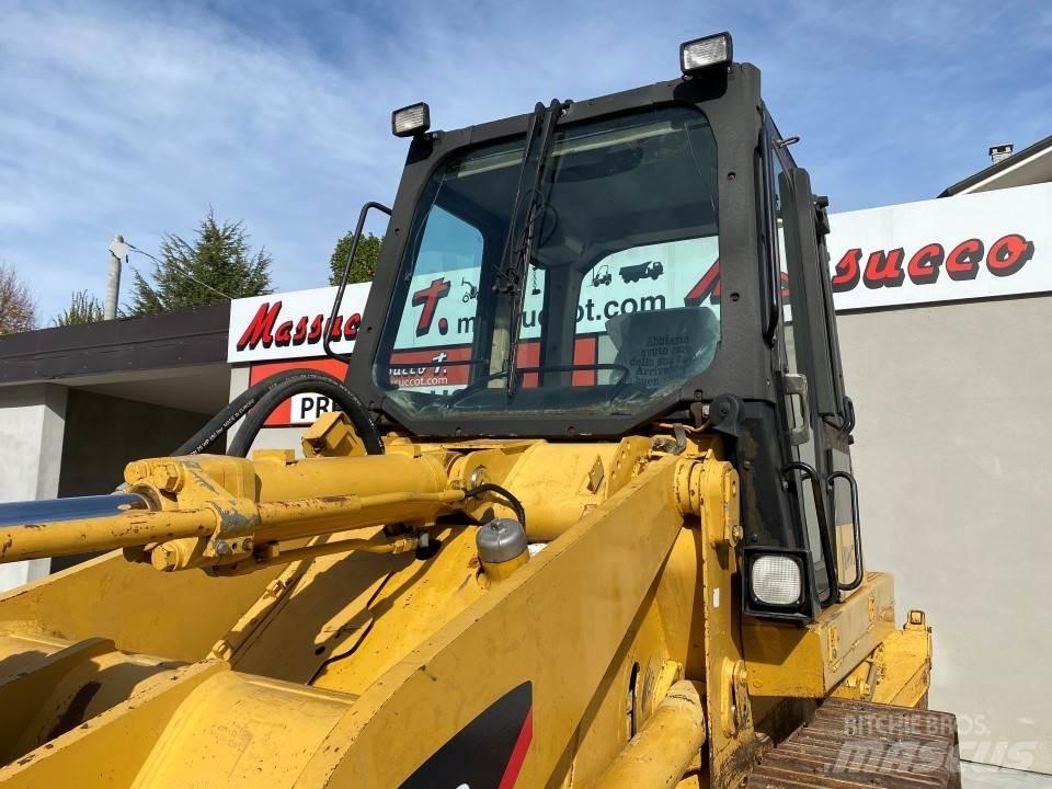 CAT 953C Колесни товарачи