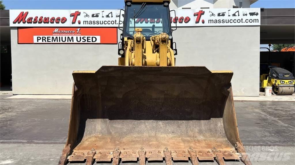 CAT 973C Колесни товарачи