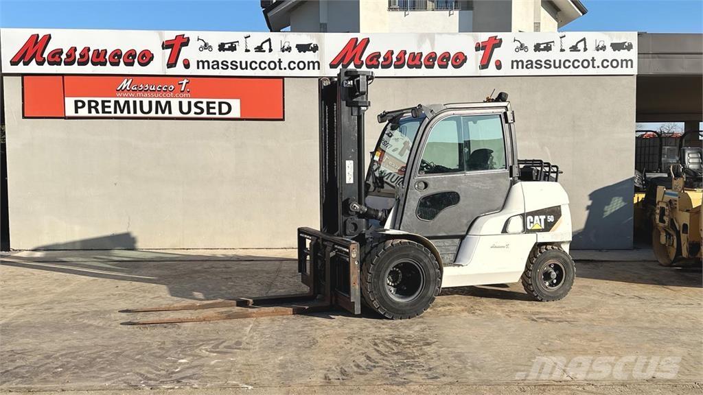 CAT DP50 CN Дизелови камиони