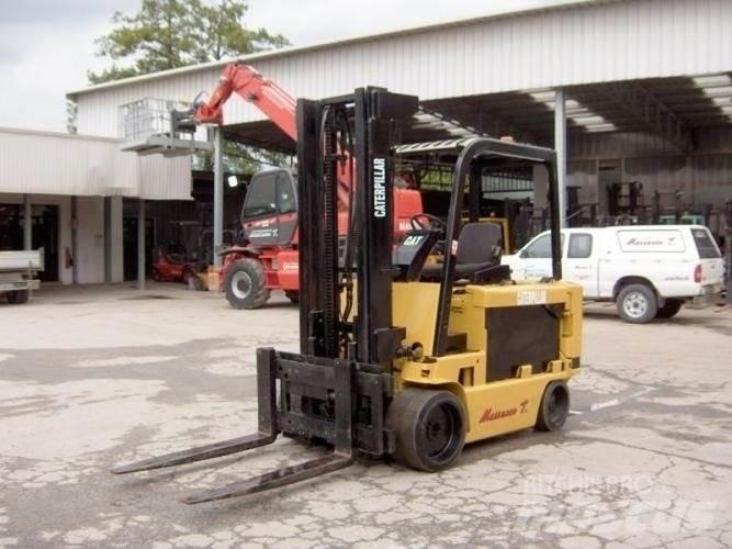 CAT M100D Електрически вилични кари-повдигачи
