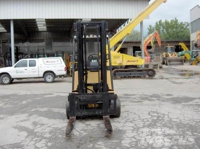 CAT M100D Електрически вилични кари-повдигачи
