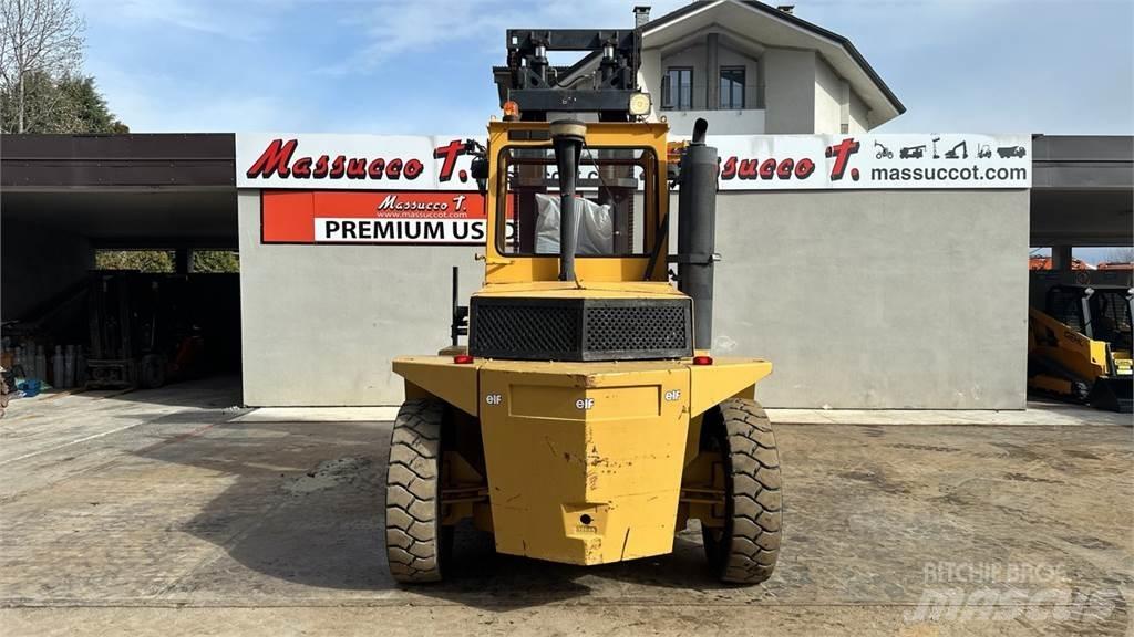 CAT V225C Дизелови камиони