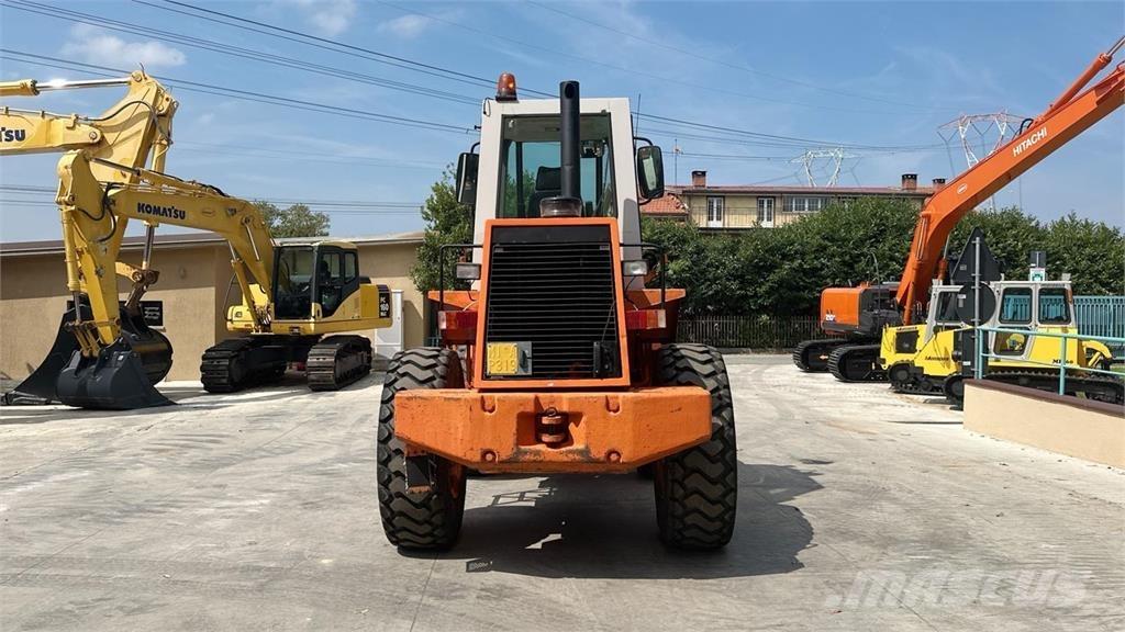 Fiat-Hitachi FR90 4X4 Колесни товарачи