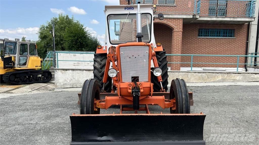 Ford 5600 4X2 Верижни булдозери
