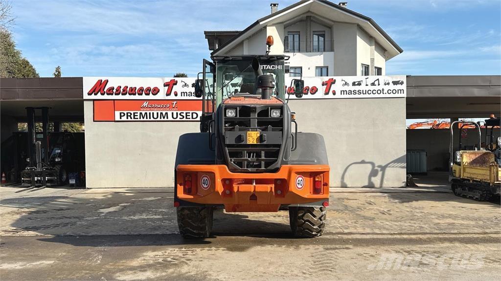 Hitachi ZW150-6 Колесни товарачи