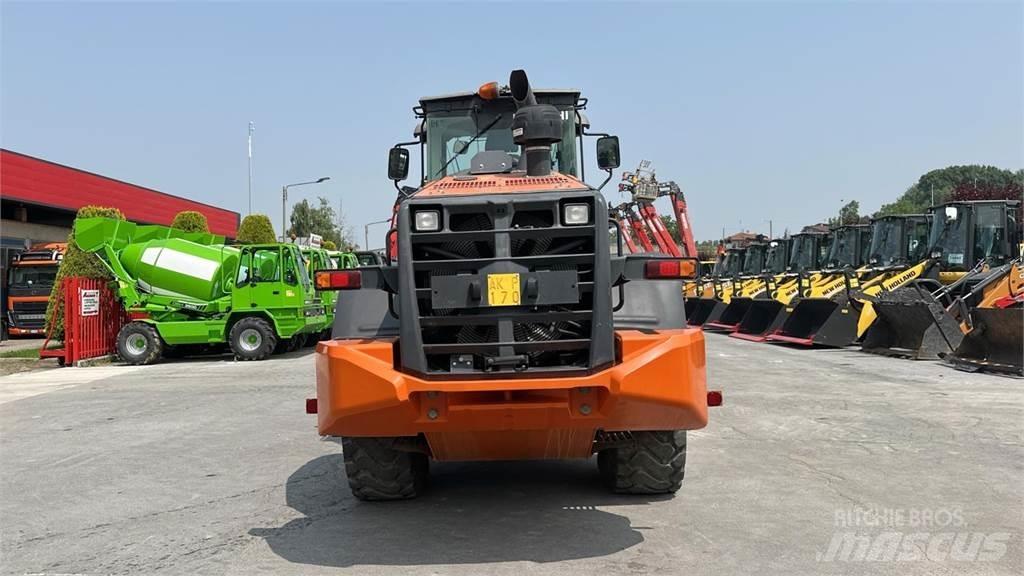 Hitachi ZW180-6 Колесни товарачи