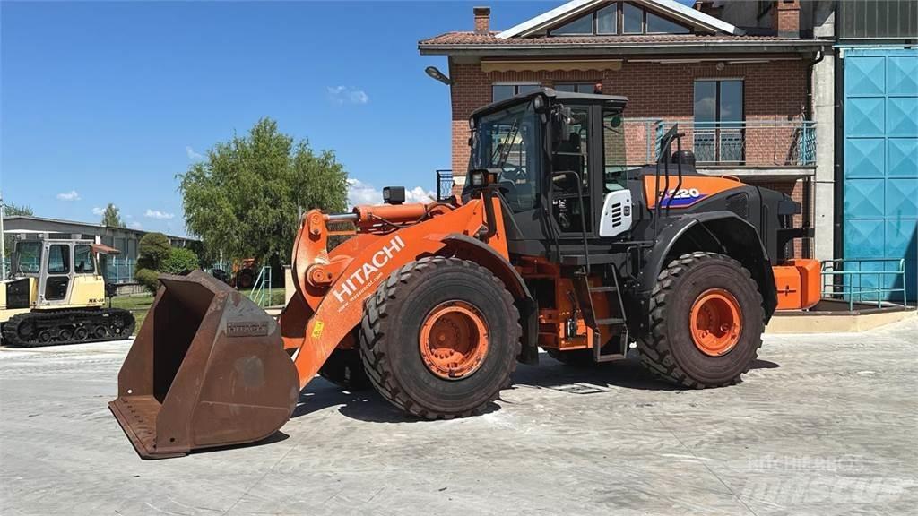 Hitachi ZW220-6 Колесни товарачи