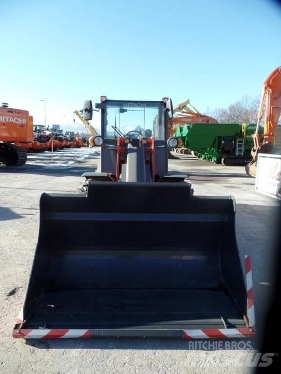 Hitachi ZW75-6 Колесни товарачи