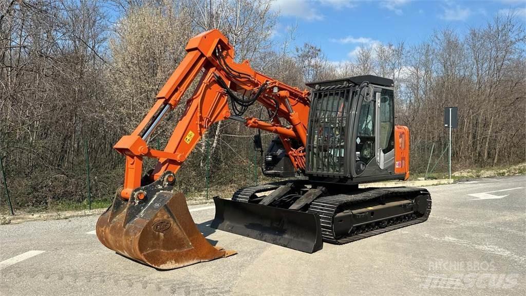 Hitachi ZX135US-3 Средни екскаватори 7т - 12т