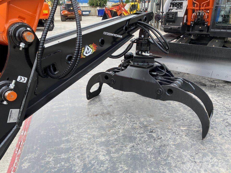 Hitachi ZX135US-6 Екскаватори