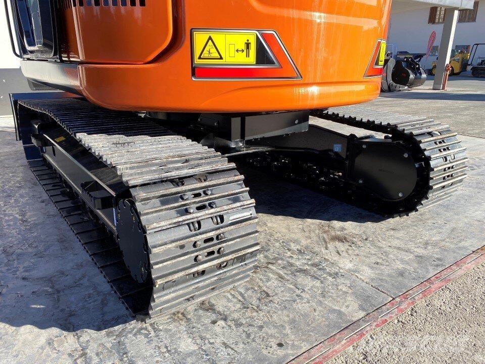 Hitachi ZX135US-7 Средни екскаватори 7т - 12т