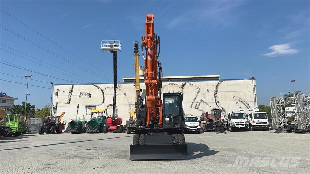 Hitachi ZX220W-7 Колесни екскаватори