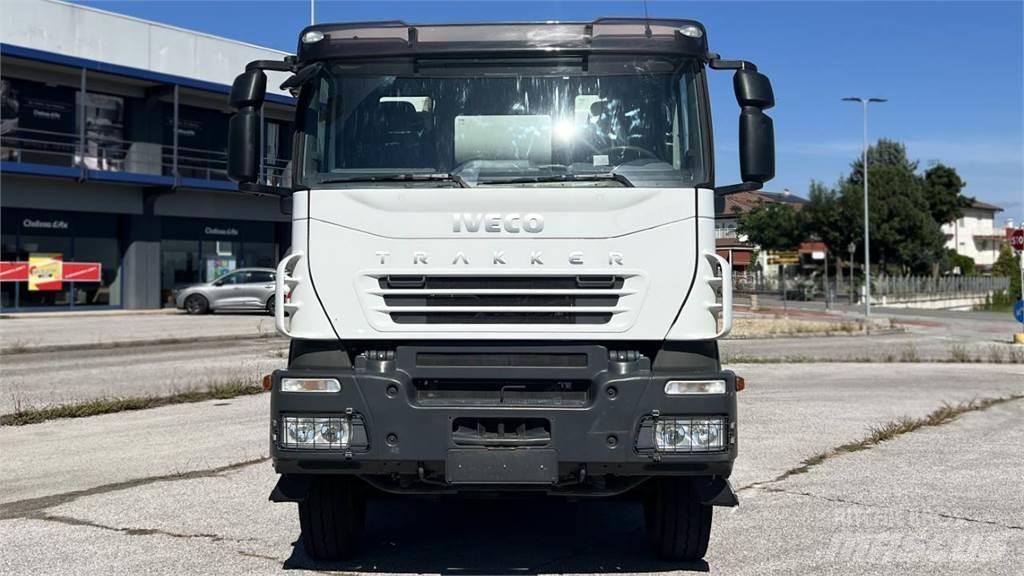 Iveco Trakker 410 8X4 Автобетоновози
