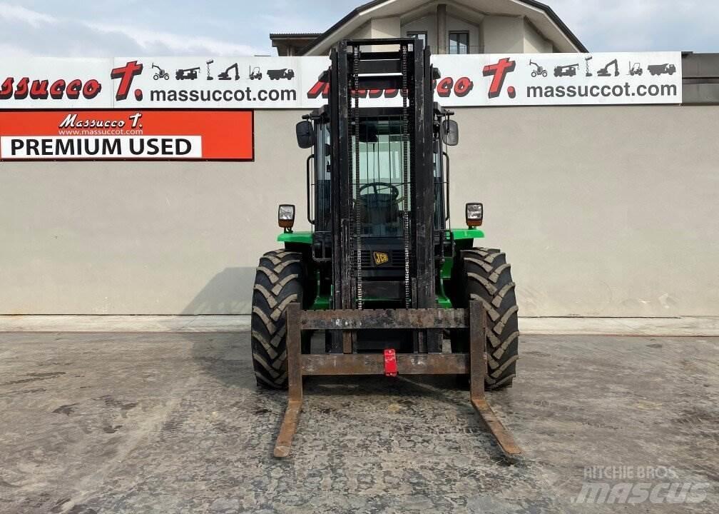 JCB 926 Камиони за херавни местности