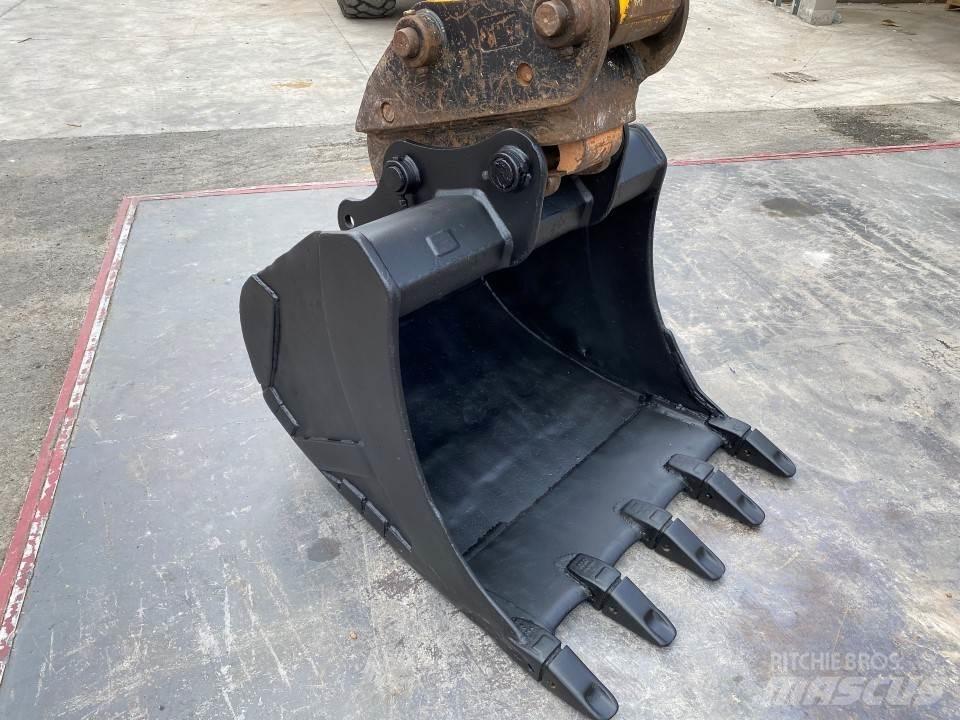 JCB JZ141 Средни екскаватори 7т - 12т