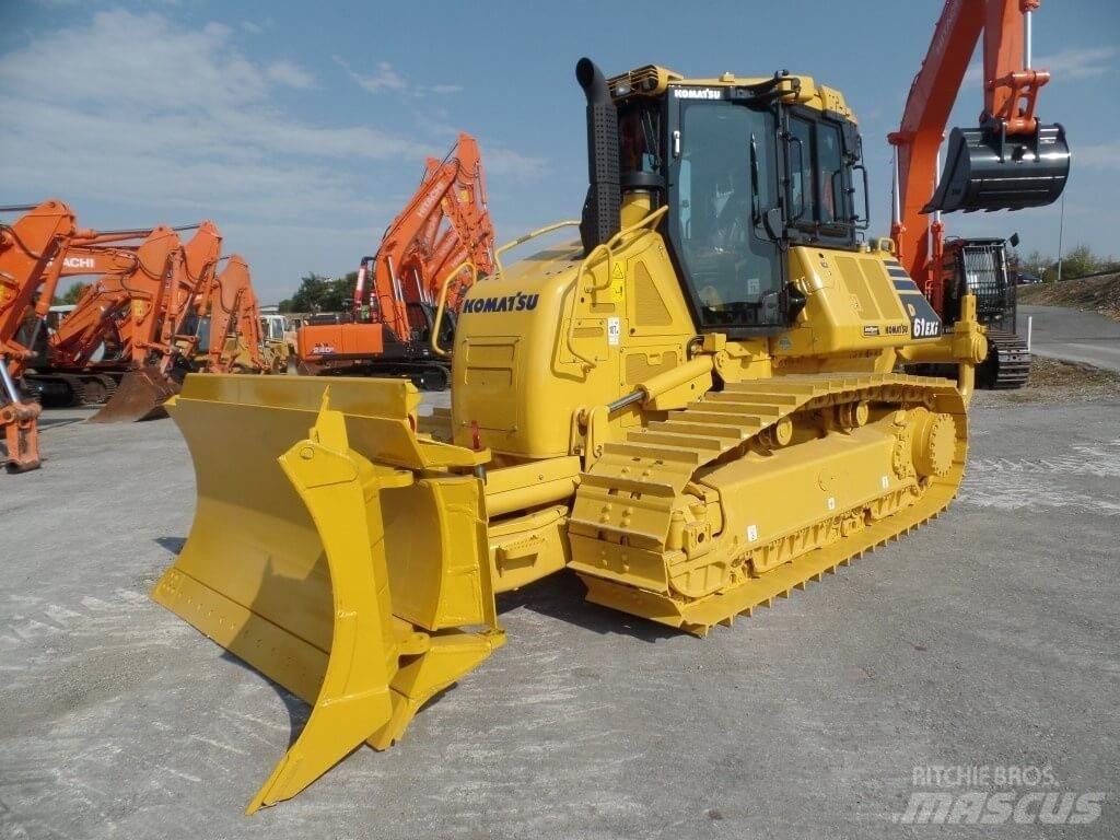 Komatsu D61 EXi Верижни булдозери
