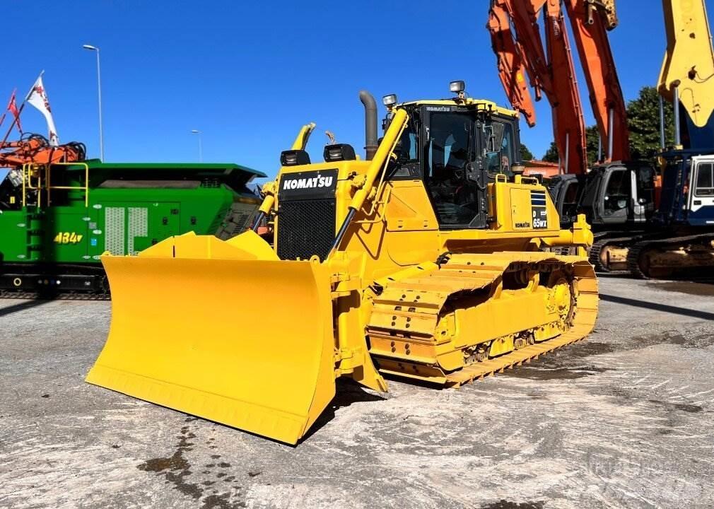 Komatsu D65 Верижни булдозери
