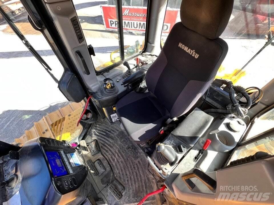 Komatsu D65 Верижни булдозери
