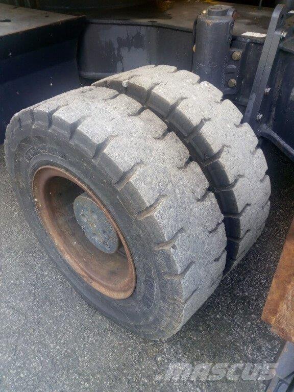 Komatsu PW220-MH Колесни екскаватори