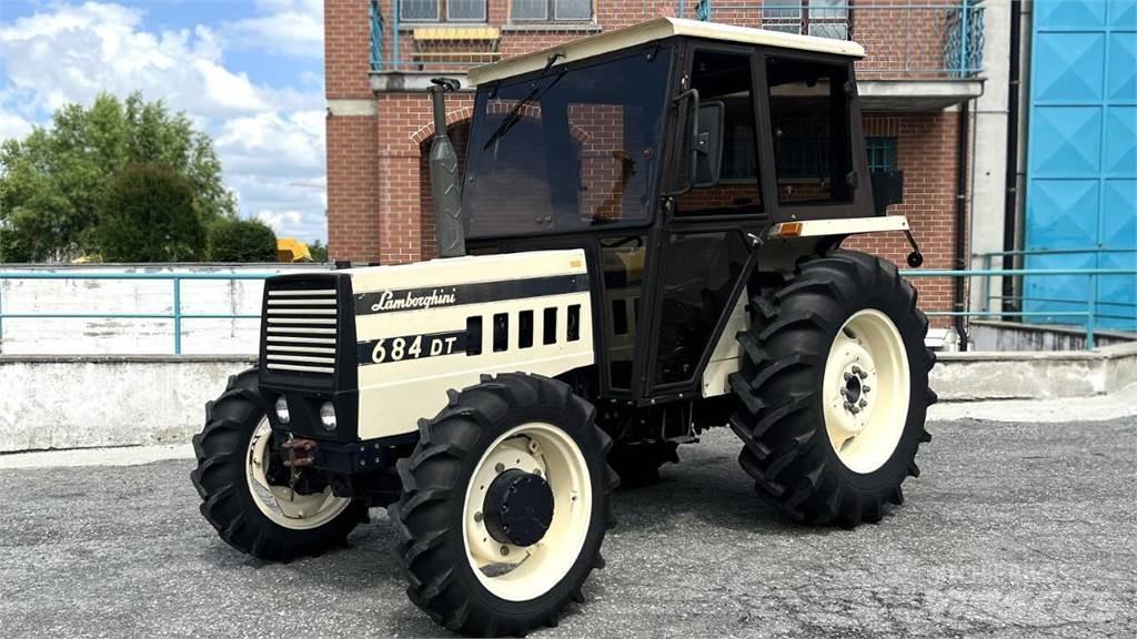 Lamborghini 684 DT Снегочистачки
