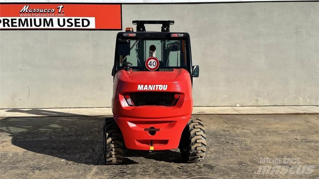 Manitou MC 30.4 4X4 Камиони за херавни местности