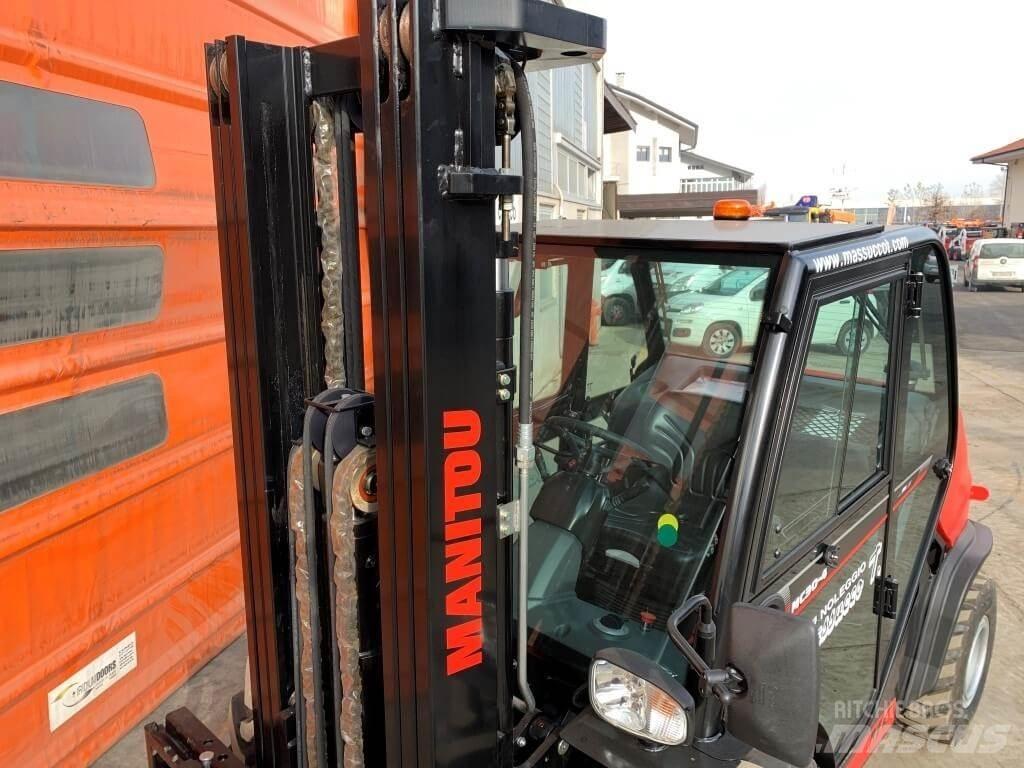 Manitou MC30-4 DK 4X4 Камиони за херавни местности