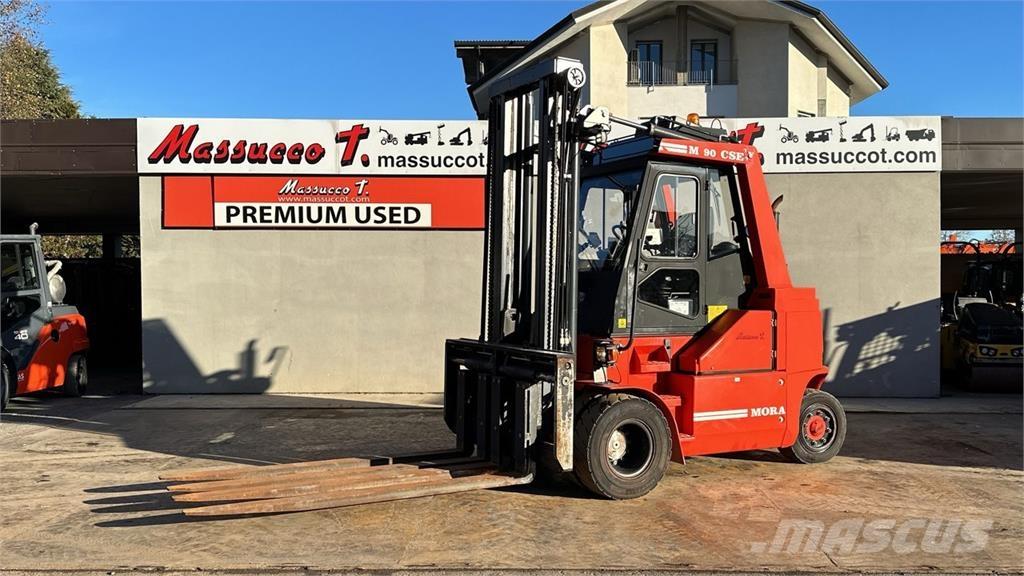 Mora M90 CSE Дизелови камиони